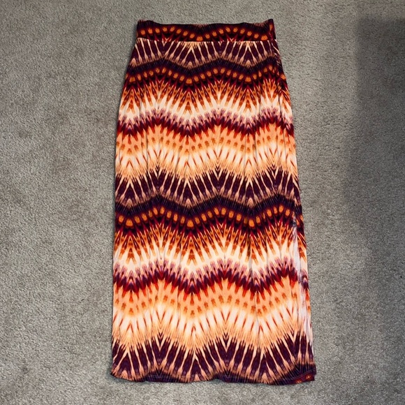 A.n.a Colorful Printed Maxi Skirt - Picture 4 of 9